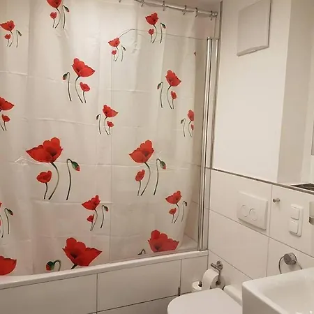3-zimmer-wohnung In Maerchenstadt! アパート *